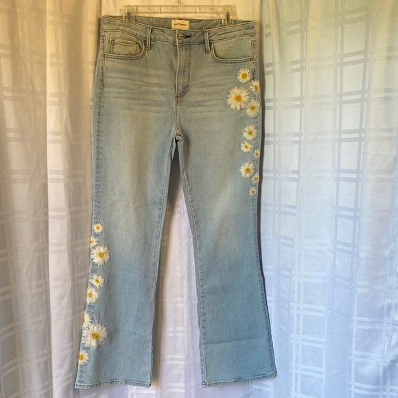 DRIFTWOOD Wyatt Embroidered Daisies Light Wash Blue Denim Flared Leg Jeans 10 - Picture 2 of 9
